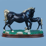 Royal Companionship Statue - Onyx Gold Collection